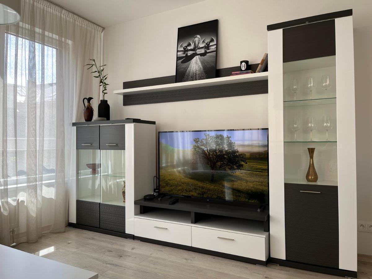 Elegant Escape Apartment II - City Centre Bratislava Exterior photo